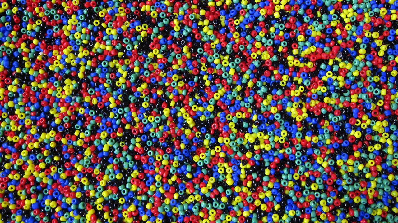 Wallpaper beads, round, multicolored