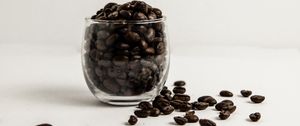 Preview wallpaper beans, coffee, glass, white