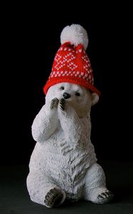 Preview wallpaper bear, statuette, hat