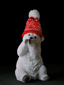 Preview wallpaper bear, statuette, hat