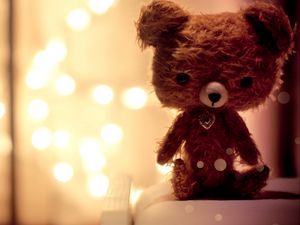 Preview wallpaper bear, toy, soft, glare