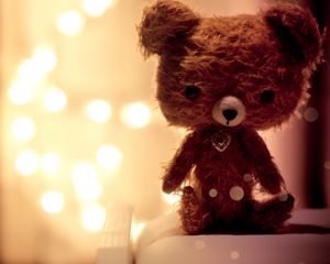 Preview wallpaper bear, toy, soft, glare