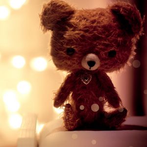 Preview wallpaper bear, toy, soft, glare