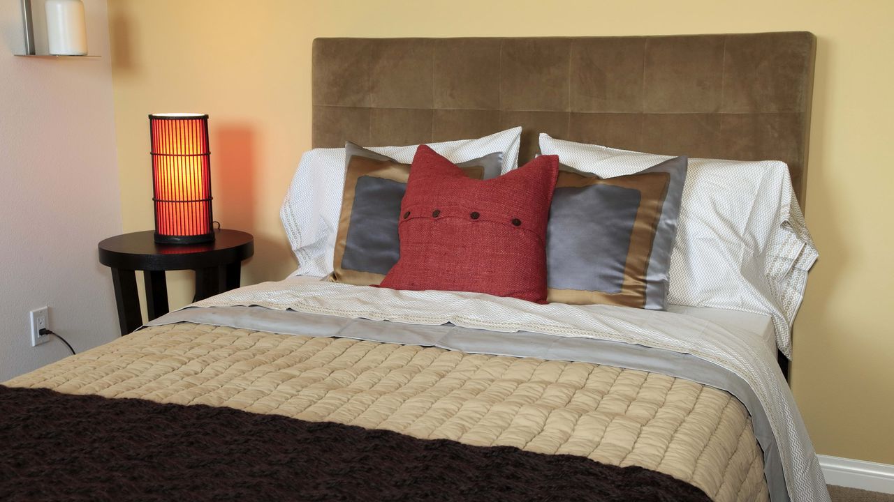 Wallpaper bed, blanket, style