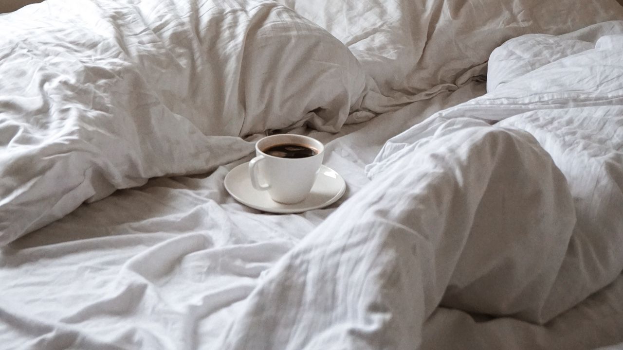 Wallpaper bed, coffee, cup, pillows, white