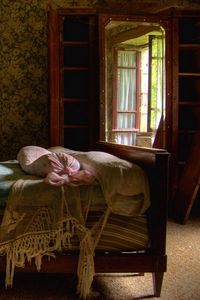 Preview wallpaper bedroom, antique, bed, portrait, interiors