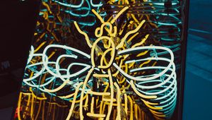 Preview wallpaper bee, neon, light, form