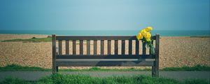 Preview wallpaper bench, bouquet, flowers, yellow, beach