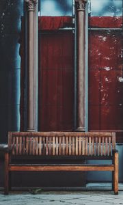 Preview wallpaper bench, building, windows