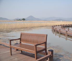 Preview wallpaper bench, river, grass, bay