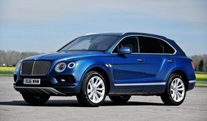 Preview wallpaper bentley, bentayga, side view, blue