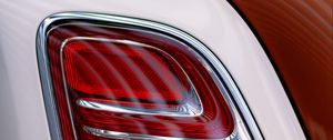 Preview wallpaper bentley, taillight, car, optics