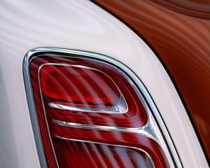 Preview wallpaper bentley, taillight, car, optics