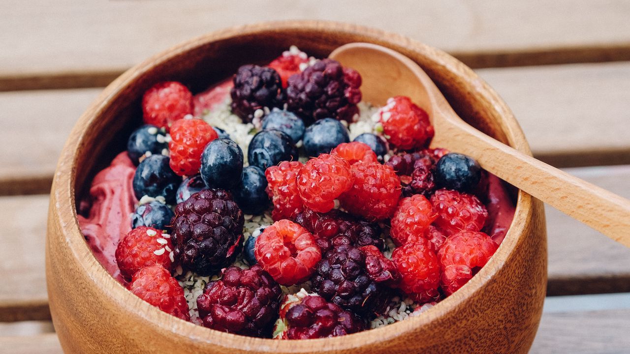 Wallpaper berries, bowl, breakfast, dessert