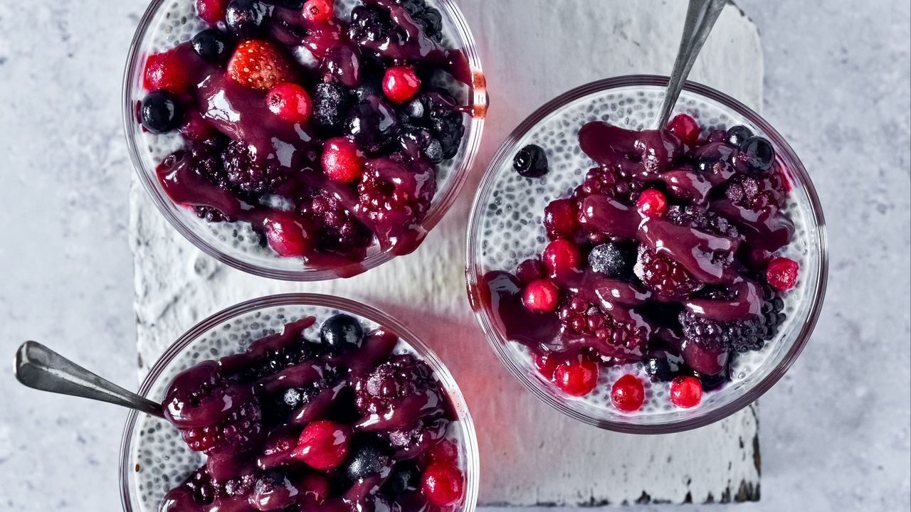 Wallpaper berries, dessert, fresh
