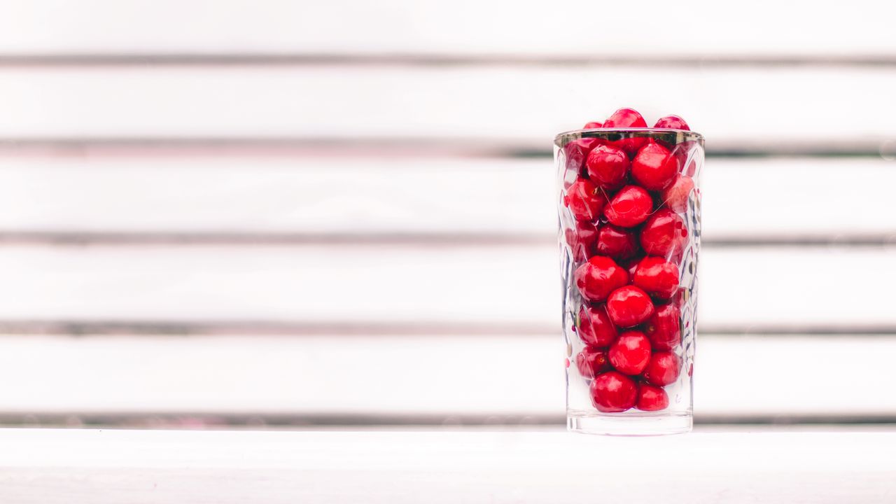 Wallpaper berries, fruit, glass, red, white