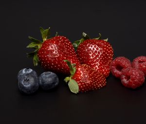 Preview wallpaper berries, strawberries, blueberries, raspberries