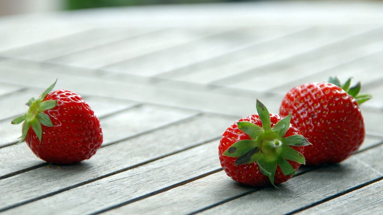 Wallpaper berries, strawberries, close-up