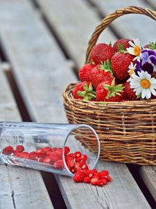 Preview wallpaper berries, strawberries, strawberry, basket, flowers, daisies, pansies, glass