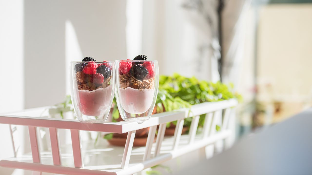 Wallpaper berries, yogurt, glasses, breakfast, dessert