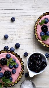 Preview wallpaper berry, blueberry, blackberry, dessert
