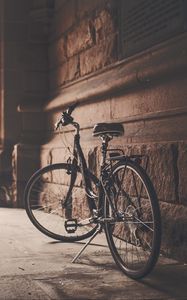 Preview wallpaper bicycle, arch, wall