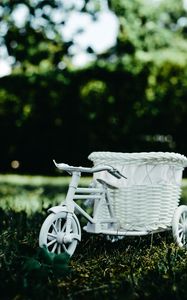 Preview wallpaper bicycle, basket, decorative, white, garden figure