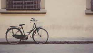 Preview wallpaper bicycle, building, street