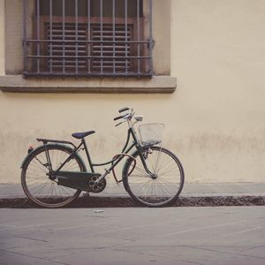 Preview wallpaper bicycle, building, street