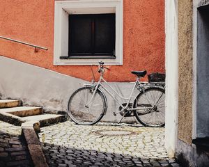 Preview wallpaper bicycle, building, street, facade