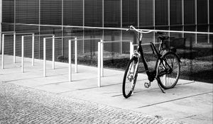 Preview wallpaper bicycle, building, windows, blinds, black and white