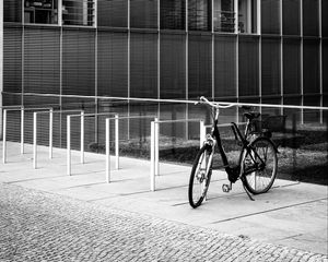 Preview wallpaper bicycle, building, windows, blinds, black and white