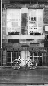 Preview wallpaper bicycle, building, windows, bw