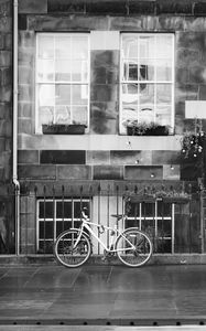 Preview wallpaper bicycle, building, windows, bw