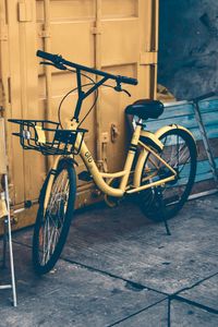 Preview wallpaper bicycle, door, yellow