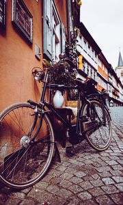 Preview wallpaper bicycle, retro, vintage, building, city