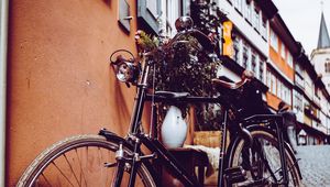 Preview wallpaper bicycle, retro, vintage, building, city