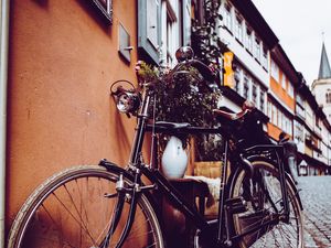 Preview wallpaper bicycle, retro, vintage, building, city