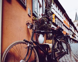 Preview wallpaper bicycle, retro, vintage, building, city