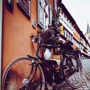 Preview wallpaper bicycle, retro, vintage, building, city