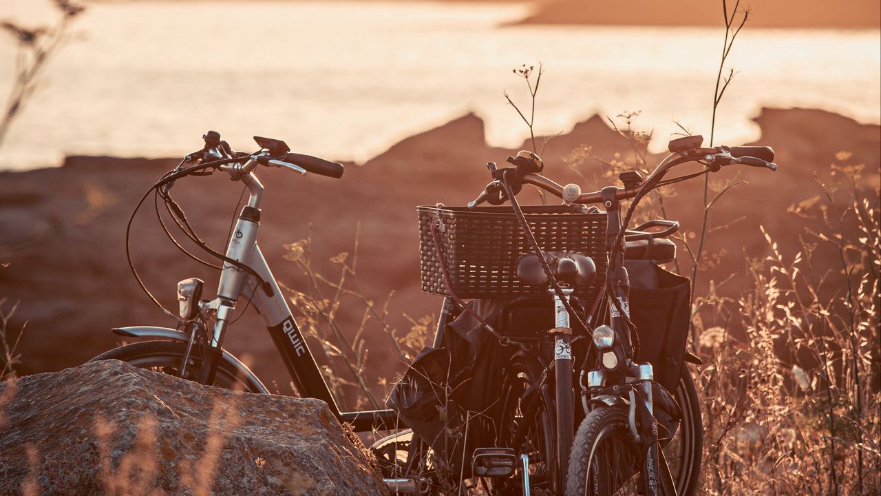 Wallpaper bicycle, walk, stone, lake, sunset