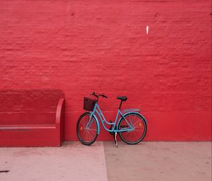 Preview wallpaper bicycle, wall, red