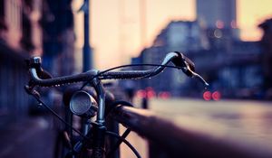 Preview wallpaper bicycle, wheel, drops, blur