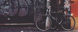 Preview wallpaper bicycle, yard, graffiti