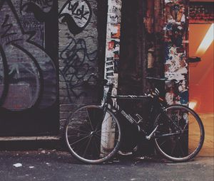 Preview wallpaper bicycle, yard, graffiti
