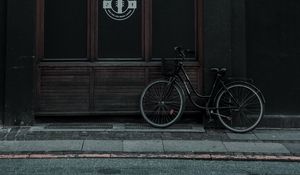 Preview wallpaper bike, building, facade, street, city