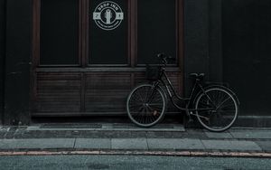 Preview wallpaper bike, building, facade, street, city