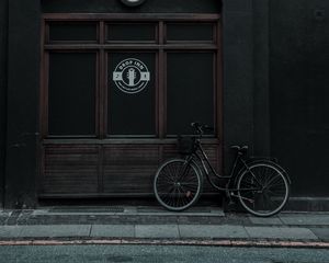 Preview wallpaper bike, building, facade, street, city