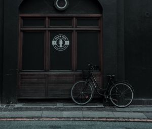 Preview wallpaper bike, building, facade, street, city