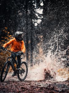 Preview wallpaper bike, cyclist, spray, puddle, extreme